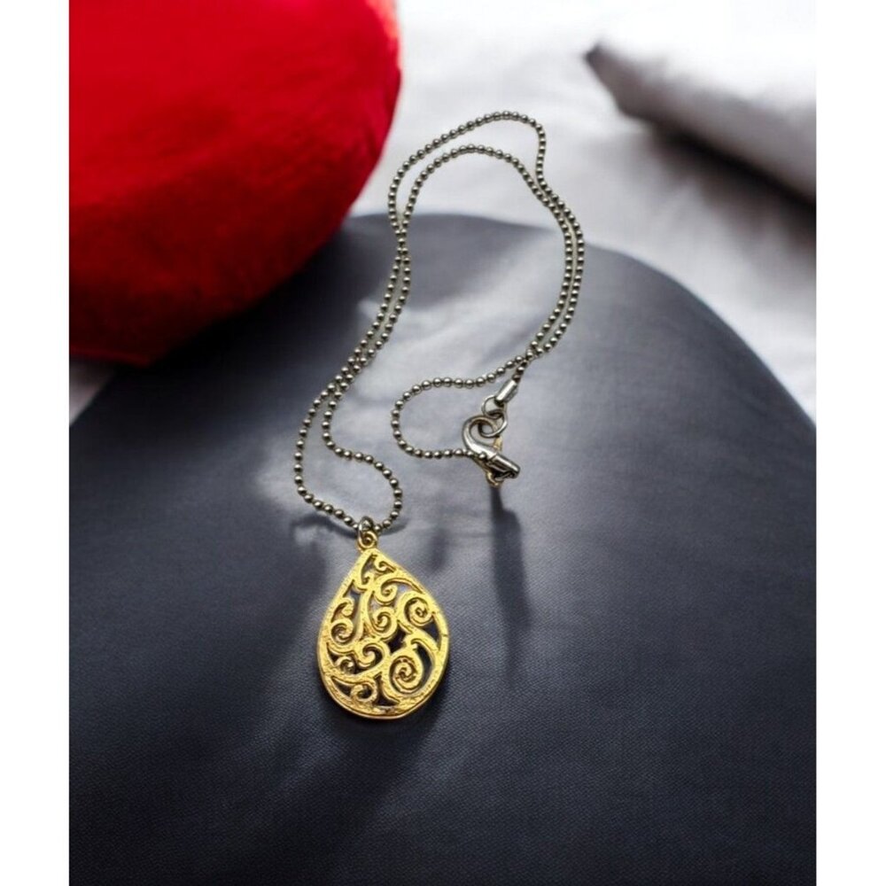 Gold Tone Filigree Teardrop Pendant Necklace On Silver Ball Chain